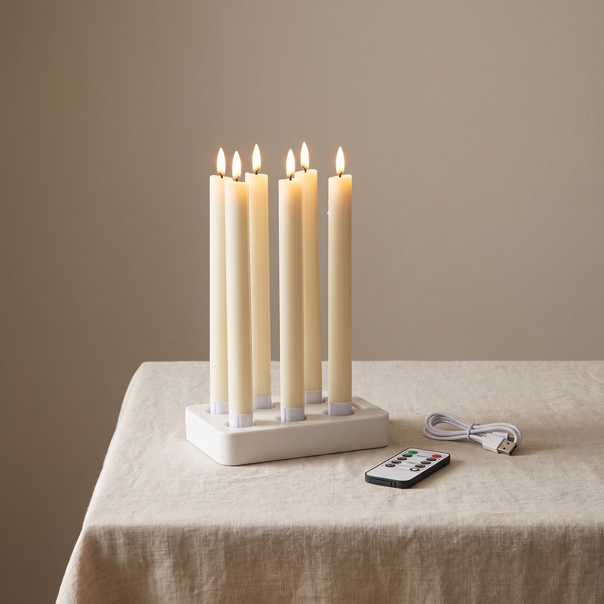 Le set Veillée complet : six bougies, socle de charge et télécommande